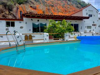 Casa cueva las rosadas & piscina - 0