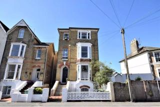 Ryde Beach Garden Apartment - 1