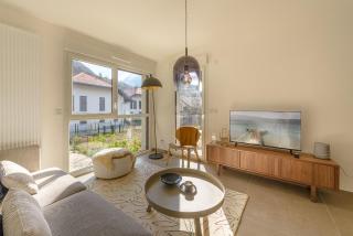 Elegant Taillefer, Emplacement unique à deux pas du lac et au pied de la piste cyclable by LLA Selections - Duingt - 9