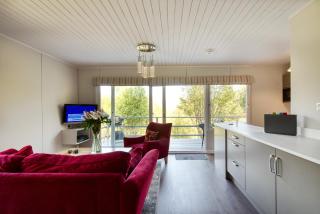 2 bedroom lodge with stunning loch mountain views - 9