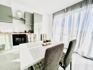 SUNSHINE SUITS - BRAND NEW APARTMENTS - 9