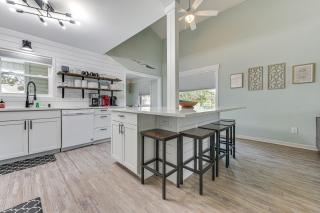 Oak Island Home with Pool Walk to Long Beach! - Oak Island - 8