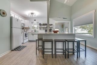 Oak Island Home with Pool Walk to Long Beach! - Oak Island - 4