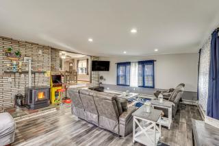 Waterfront Wallkill Duplex Home with Fire Pits! - 2