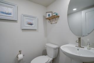 3 Mi to Ocean City Boardwalk Townhome with 2 Decks - Berlin - 4