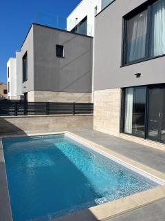 Seaview Villa Amy - Private Pool, Sauna & Jacuzzi - 8