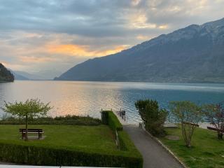 Seehaus Lake View 3-Bedroom Apartment - Iseltwald - 5