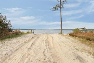 Beautiful 3br/25ba w/ Kayak access, Sleeps 10 - Orange Beach - 3