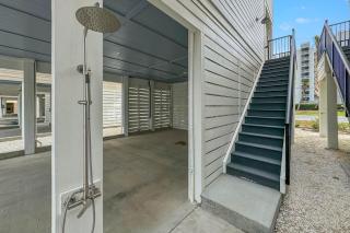 New Listing! Luxury Home, Sleeps 10 w/ Shared Pool - Gulf Shores - 8