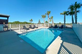 New Coastal Cottage w/ Gulf View, Shared Pool - Gulf Shores - 0