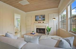 Relax & Unwind Pool Retreat 2 Bed 2 Bath - 4