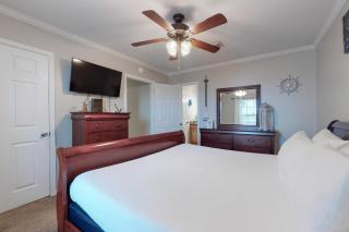 2br/2ba Full Condo w/ Pool & Gym, Sleeps 6 - Gulf Shores - 1
