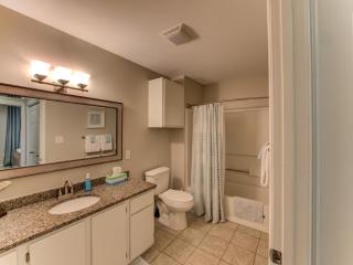 Full Condo w/ Pool & Gym, Sleeps 4 - Gulf Shores - 2