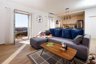 Summer Breeze apartment - Quiet place with a spectacular view and a garden - Šibenik - 2