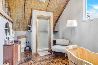 Barn Vibes + Petting Zoo + Hot Tub! - 8