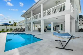 Luna Light ~ Waterfront ~ Pool ~ Dock ~ Views - 5