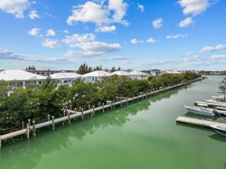 Luna Light ~ Waterfront ~ Pool ~ Dock ~ Views - Marathon - 3