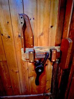 Nostalgic Downtown Boatbuilder's Cabin - Licensed - Squamish - 2