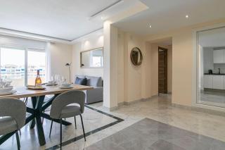 Spacious and luxurious apartment in Puerto Banus - Marbella - 0