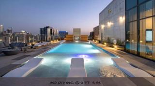 Austin City Limits Rooftop Pool by Barclé Group - Austin - 1