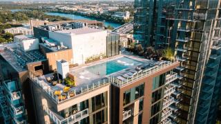 Luxury 2BR Rooftop Pool Austin by Barclé - 5