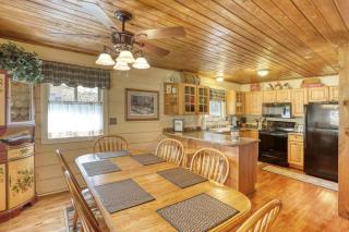 Creekside Cabin - Garage - 4