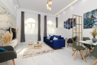 White & Gold Apartment - 9