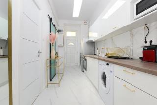 White & Gold Apartment - 2