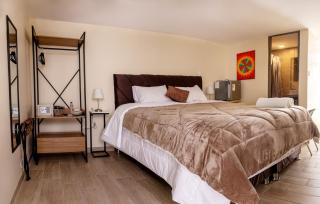 La Puerta Del Sol - 8