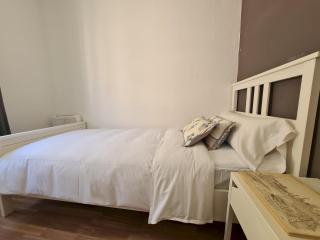 WALK to CAMP NOU - Wi-Fi AC 3 Bed by MyRentalHost - 1