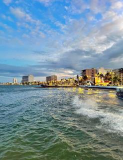Suites Brisa Marina - atrás de Playa Regatas y el Malecón, 6 calles del Acuario - Veracruz - 5
