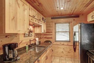 Eagle`s Lair - Log Home - Lead - 7