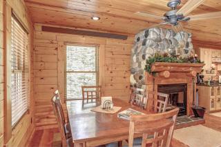 Eagle`s Lair - Log Home - 4