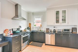 Bright and Pet-Friendly Home 2 Mi to Harvard Square - 2