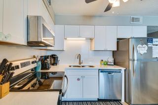 Bright Gulf Shores Beachfront Condo with Pool Access - Gulf Shores - 4