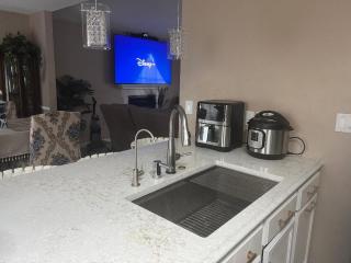 Smart Entire Loft, 3 br, 2 bath, with 3 tv - Columbia - 1