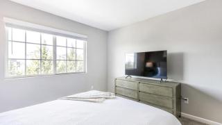 Landing Modern Apartment with Amazing Amenities (ID8352X36) - 1