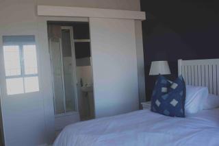 Dolphins 25 Stay - Gqeberha - 2