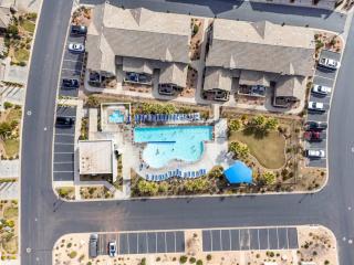 Stellar Location Access To Pool Hot Tub And More - 8