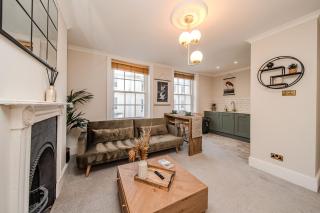 Beautiful Sea View I Spacious One Bd Room Flat I Sleep 3 Guests BP4 - Brighton & Hove - 1