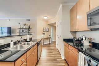 Austin 4BR Townhome + Walk to West Campus - 7