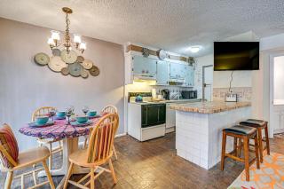 Bohemian Beach Retreat - 2 Blocks to Ocean! - Myrtle Beach - 9