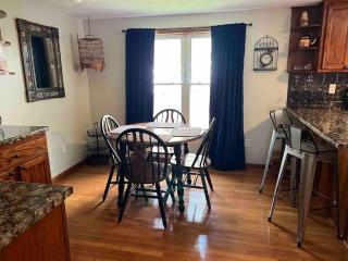 Full Access to our Farm & Petting ZOO + Hot Tub! - Sugar Grove - 3
