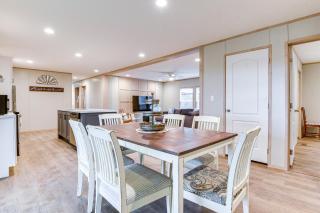 Hudson Oaks Country Creekside Home Hot Tub and Deck - 3