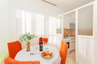 Apartments Neda - Omiš - 1