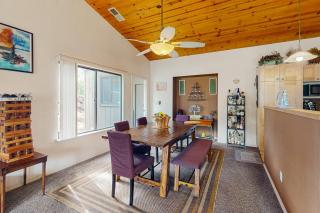 3BR Secluded and Well-Stocked Riverside Home with AC - 5