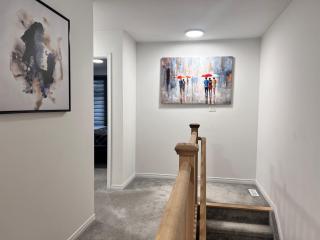 Spacious 4-Bedroom Home, Comfortably Sleeps 10 - Barrie - 7