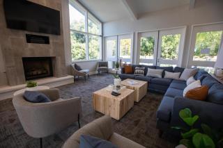 Oceanside Beach style King & 2 queen beds - Oceanside - 2