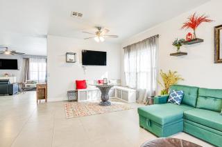 Sunny Peoria Home with Private Pool and Gas Grill! - Peoria - 4