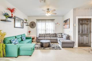 Sunny Peoria Home with Private Pool and Gas Grill! - Peoria - 3